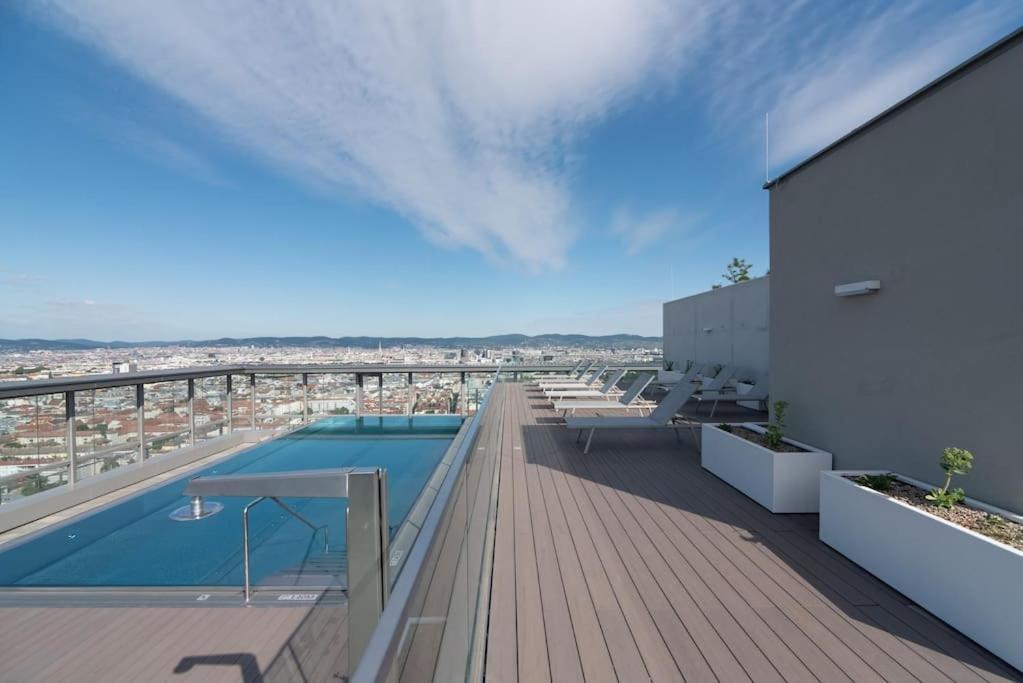 Апартаменты Hoch Hinaus, Neu Und Stilvoll Mit Pool Am Dach Вена Экстерьер фото